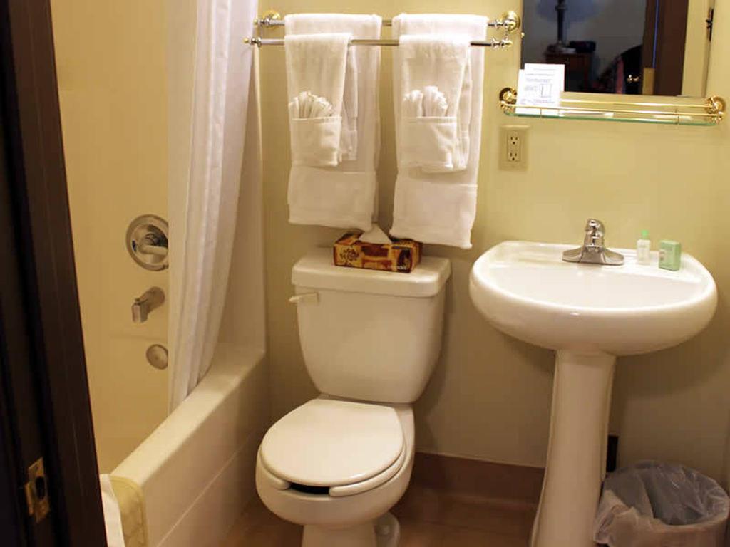 Selkirk Hotell Edmonton Eksteriør bilde